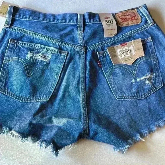 Levi’s - Picture 2 of 4